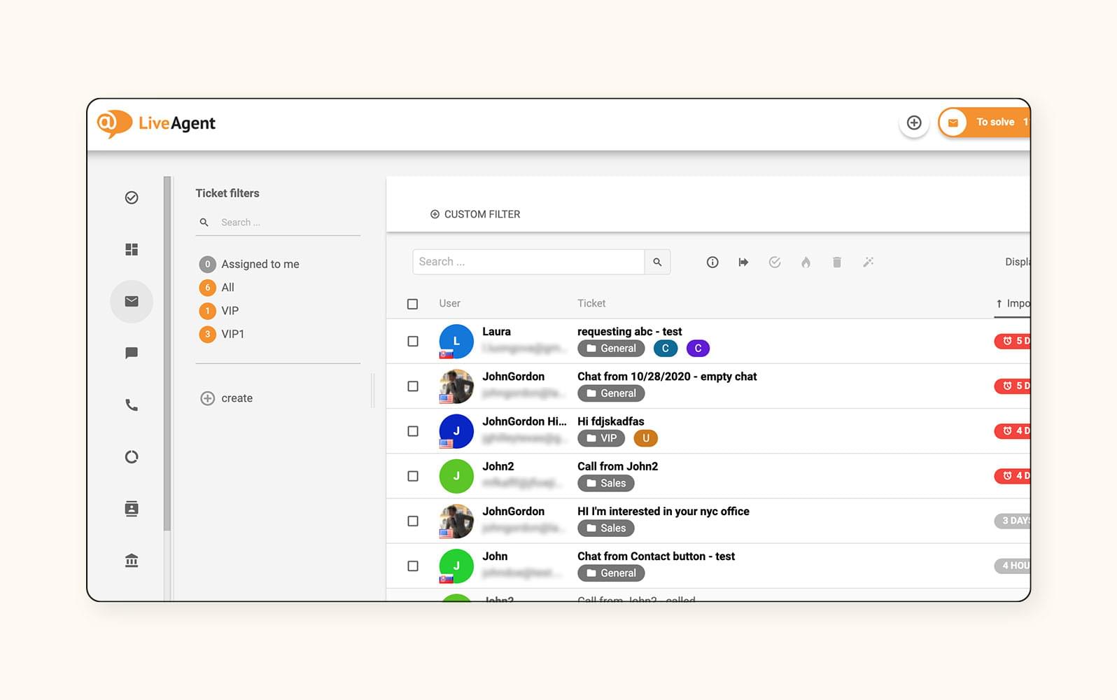 Se incluye una lista de tickets de soporte en LiveAgent, un software de chat en vivo.